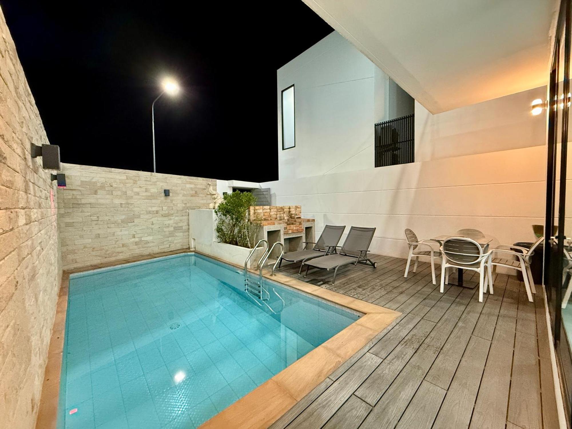 Pool 178 Nearby Walking Street Villa Pattaya